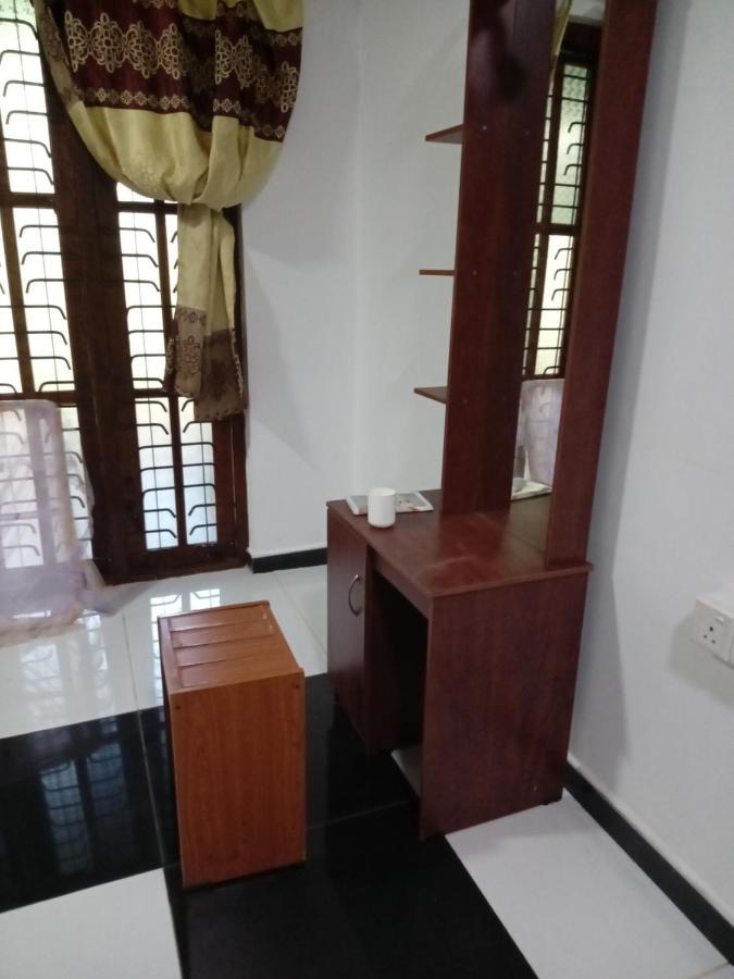 Lahiru Home Stay Σιγκιρίγια Εξωτερικό φωτογραφία