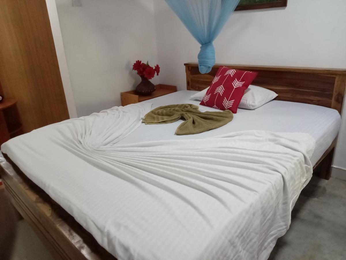 Lahiru Home Stay Σιγκιρίγια Εξωτερικό φωτογραφία