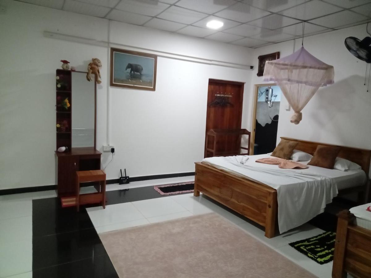 Lahiru Home Stay Σιγκιρίγια Εξωτερικό φωτογραφία